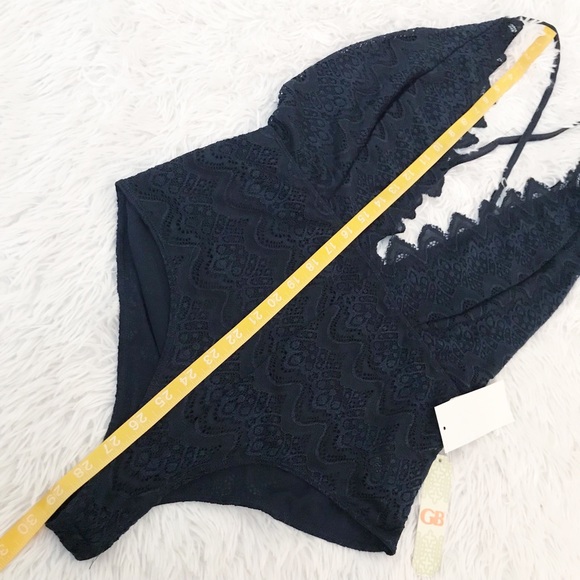 Gianni Bini Lace Low V-Neck Open Back Bodysuit NWT - Picture 5 of 7